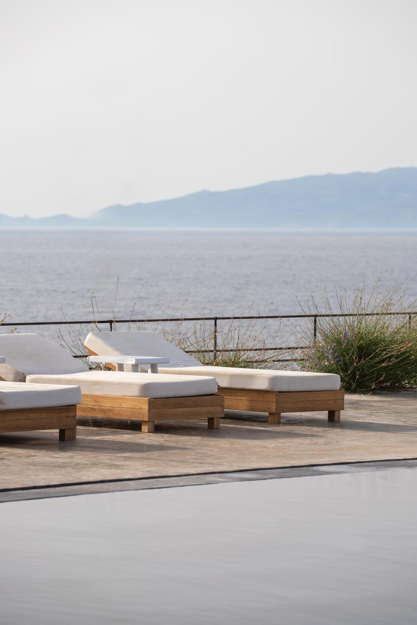 Colombos Beachfront Foinikiá Zewnętrze zdjęcie