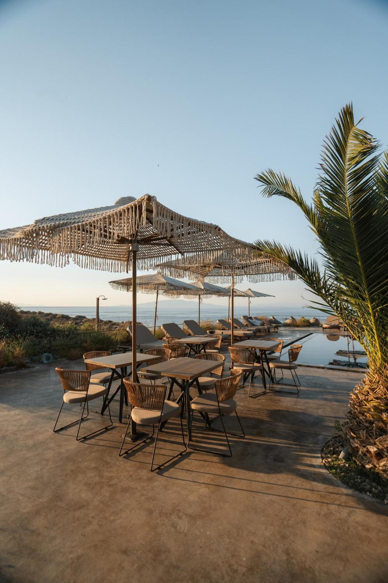 Colombos Beachfront Foinikiá Zewnętrze zdjęcie