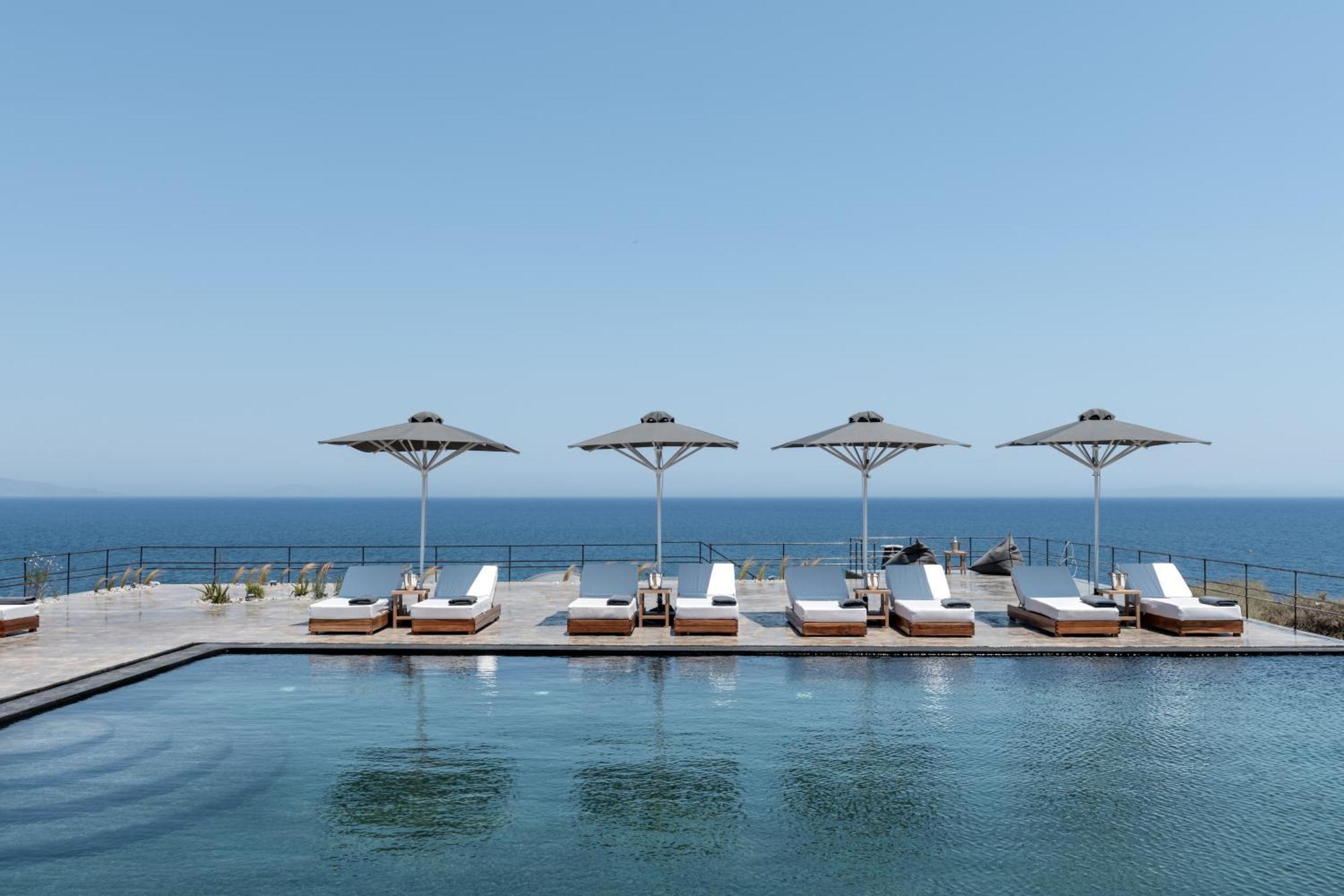 Colombos Beachfront Foinikiá Zewnętrze zdjęcie