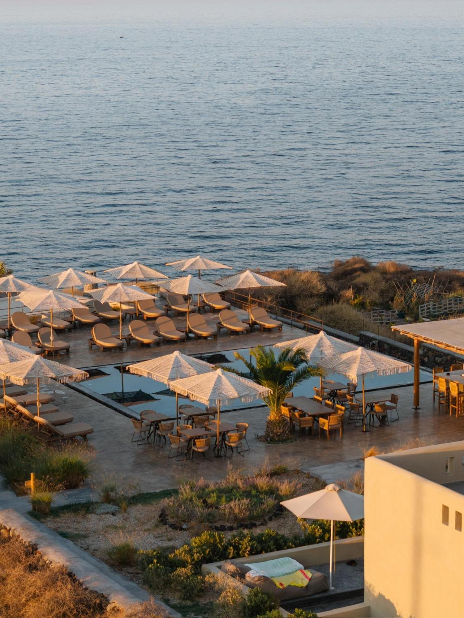 Colombos Beachfront Foinikiá Zewnętrze zdjęcie